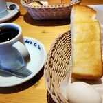 珈琲所 コメダ珈琲店 - 料理写真:選べるモーニング（食パン+バター+ゆで卵）