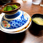 明石食堂 - カツ丼　700円