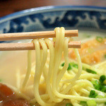 明石食堂 - 丸い麺