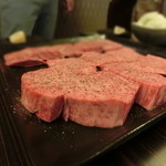 京松蘭 - 塩焼き３種は極上ハラミ、上タン、サーロインだった。