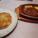 サイゼリヤ - オニオンソースハンバーグ