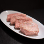 TRATT. USHIGORO - 究極の厚切りタン