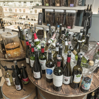 常時40銘柄以上のグラスワイン
