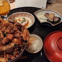 高瀬 - かき揚げ丼 味噌汁 タラ白子 かつをネギ酢味噌  漬物