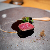 Metis 六本木 - 北海道白糠町 蝦夷鹿背肉薪焼 花梨 ポワブラード
