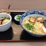 麺食堂とまと - ラーメンセット！