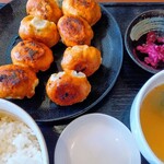 ホワイト餃子 はながさ 日高店 - 