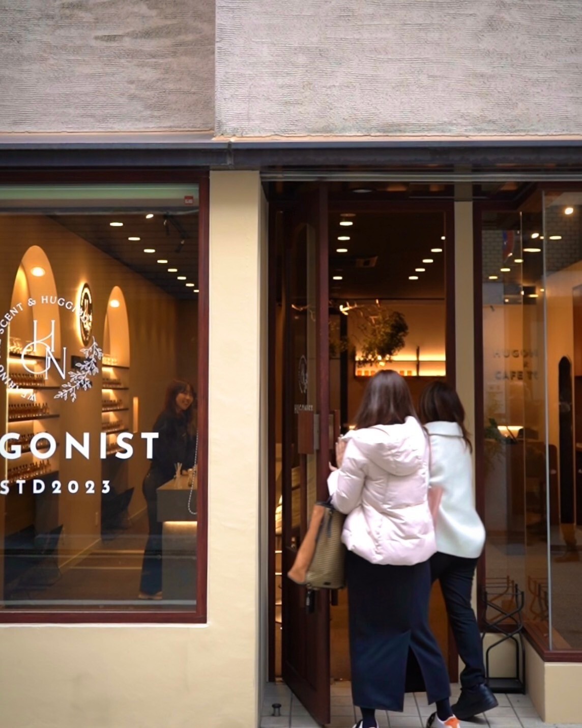 CAFE HUGONIST