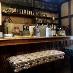 十千房 - 店内、厨房とカウンター席