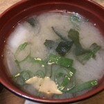 十千房 - 海鮮ずけ丼（900円）
味噌汁