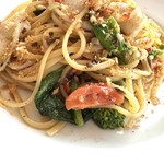 アルチ・ゴーラ - 赤イカと菜の花のリングイネ♡