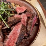 炭焼きステーキHIUCHI - 黒毛和牛の雌牛の赤身ステーキでーす。