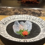 名駅 鉄板焼き 森本Ｘ Premium - ヒラメの薄造り