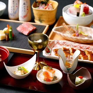 四季の移ろいを感じられる和食懐石のコースを多彩にご用意