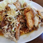 なお井 - 唐揚げの断面