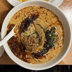 麺飯食堂 なかじま - 担々麺 (辛め) 900円 ※ライス無料サービス
      2025年2月5日