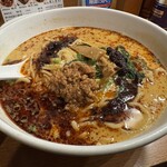 麺飯食堂 なかじま - 担々麺 (辛め) 900円 ※ライス無料サービス
      2025年2月5日