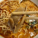麺飯食堂 なかじま - 「担々麺 (辛め)」のメンマ
      2025年2月5日