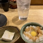 白金 酉玉 - お豆腐の上には、緑茶ジュレ