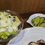 キッチン ブルー グローブ - サラダ、お新香のアップ