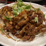 香港酒家 桂泉 - 油淋鶏がピリ辛で美味い