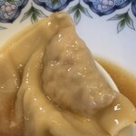 奈つやの中華そば - 大振りな雲呑