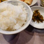 清香園 - ランチのご飯とお新香