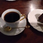 シティーライト - ノアール（右）　ノアケーキ（右）