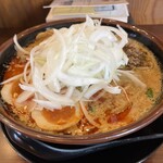 ラーメン南の - 背脂担々麺玉ねぎトッピング