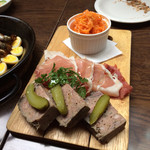 ミニヨン　坂ノ上 - 生ハム、キャロットラペ、パテカン