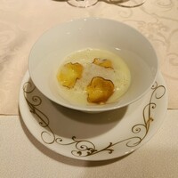 ラ・カスカドゥ - 紅はるかのポタージュスープ　ベーコンの泡を乗せて