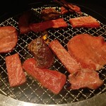 焼肉食べ放題ブラックホール - 