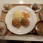 トーコーキッチン -  ディアボラ風チキンステーキ 副菜二品、豚汁、ご飯