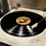 バーミィー アジア料理 - レコード回ってます