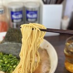 三四郎 - 麺のアップ
