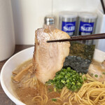 三四郎 - チャーシューのアップ