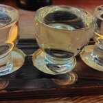 吟八 神戸駅前店 - 日本酒飲み比べ