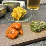 こんの - タコキムチ、春菊と牡蠣のなんとか、