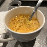 京都焼肉 enen - たまごスープのたまごの色が濃い‼️