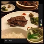 よし兵衛 - 牛たん定食。
            
            味は良いのですが、盛り付け等工夫が欲しいですね。
            (^_^