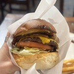 オールドニューダイナー - ベーコンチーズバーガー ¥1870