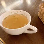 メロディー - スープ。サービス