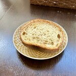 バルバルキッチンアメリ - タンシチューにはパンが付くのも最近定着した感
