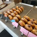 MILK DO dore iku? - この日は此方のトレーラーハウスの中に並んだドーナツを自宅にお持ち帰りです。