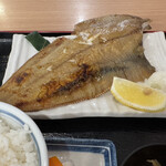 丸冨水産 - かれいは身がびっしり！