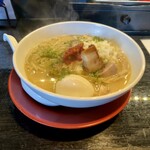 麺双 架論 - 料理写真:味噌ラーメン辛味噌入り800円
半熟味玉100円