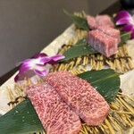 炭火焼肉 にく式 すすきの店 - 