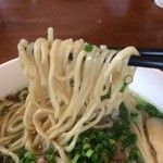 麺屋 菜々兵衛 - 【2014年06月】トロトロ豚バラ軟骨の塩ラーメンの道産小麦麺アップ。