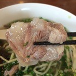 麺屋 菜々兵衛 - 【2014年06月】トロトロ豚バラ軟骨の塩ラーメンの豚バラ軟骨(コラーゲンプルプル）です。