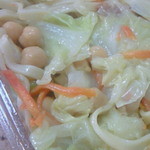 大平食堂 - 「沖縄そば」の麺を使った「焼きそば」。